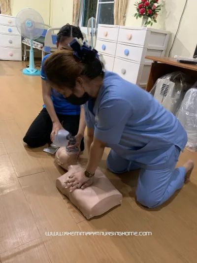 ภาพการฝึกอบรม CPR เขมภัช เนอร์สซิ่งโฮม นนทบุรี ภาพการฝึกอบรม CPR เขมภัช เนอร์สซิ่งโฮม นนทบุรี