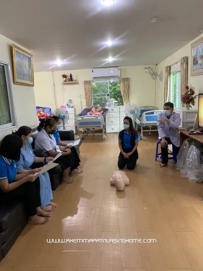 ภาพการฝึกอบรม CPR เขมภัช เนอร์สซิ่งโฮม นนทบุรี ภาพการฝึกอบรม CPR เขมภัช เนอร์สซิ่งโฮม นนทบุรี